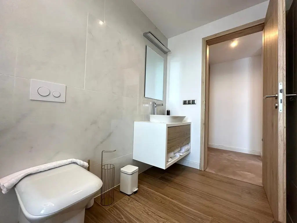 Inchiriem penthouse LUX 4 camere cu terasa de 122 mp zona Coresi