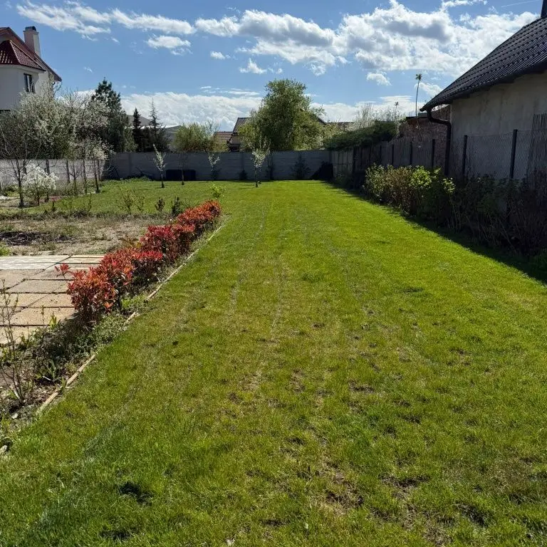 BRASADAS vinde casă cu teren generos in zona 14 Mai.