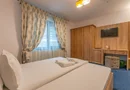 Pensiune Râșnov, 13 camere plus locuință proprietar, zonă Cetate