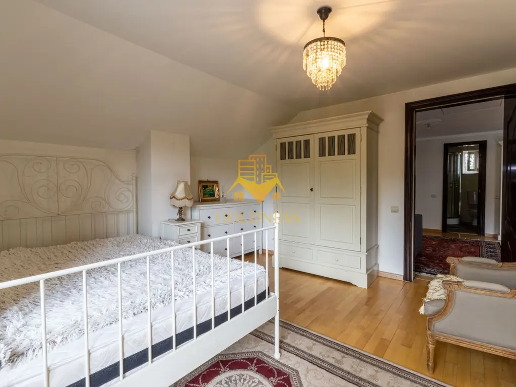Casa individuala, 5 camere, dressing,garaj, 1000 mp gradina, Borhanci