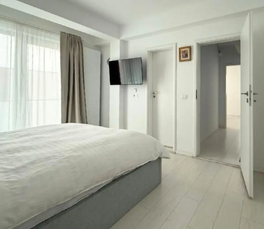 Vânzare duplex luminos 4 camere cu grădină Bucureștii Noi Străulești