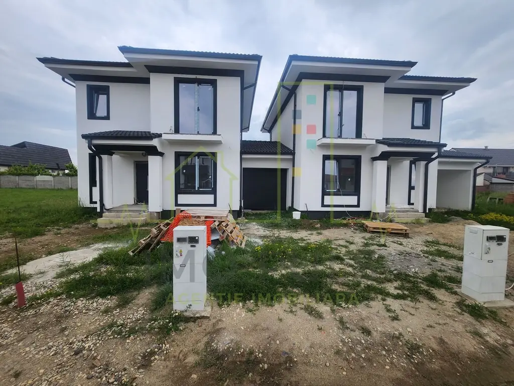 Duplex despartit prin Garaj. 4 dormitoare. 3 Bai. Dumbravita