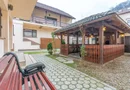 Pensiune Râșnov, 13 camere plus locuință proprietar, zonă Cetate