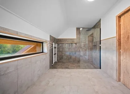 Proprietate exclusivistă în Corunca: 200 mp utili, teren generos