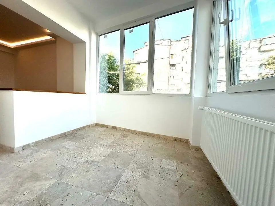 Apartament de vanzare 3 camere Calea Victoriei!