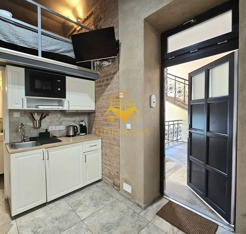 Studio tip loft, UltraCentral, Piața Muzeului, Piața Mihai Viteazul