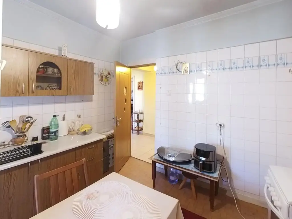 Apartament 4 Camere Ultracentral, Decomandat, Etaj 2