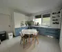 Apartament pe 3 nivele. Terasa 30 mp. 2 Balcoane. 2 Bai. Gradina