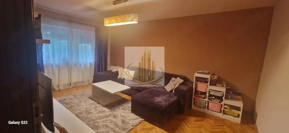 Apartament 4 camere decomandat, 82 mp, etaj 1, Aradului