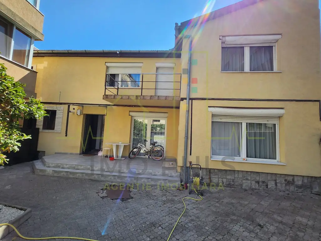 Casa individuala + un SAD cu acces din strada. Dambovita / Sagului
