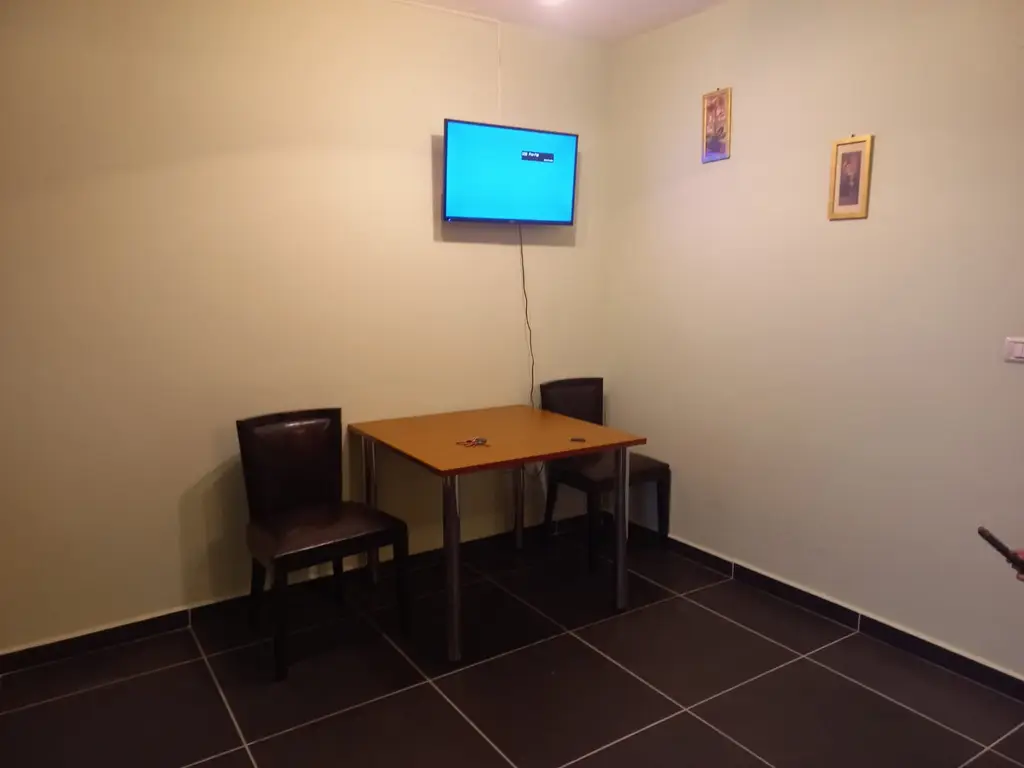 Închiriez apartament o cameră open space
