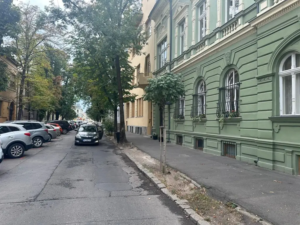 Spațiu comercial, ultracentral 125 mp – Oradea, Piața Unirii. 309 00 E