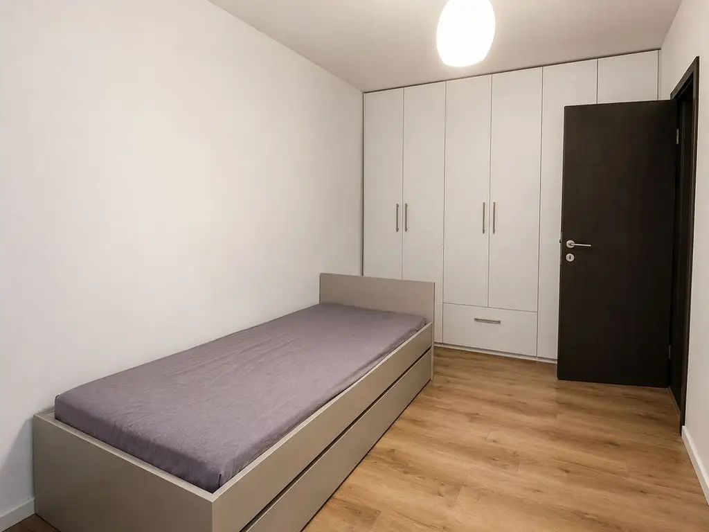 Apartament cu 3 cam complet renovat, 74 mp, 2 băi, Complex Studentesc