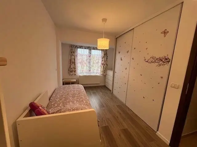 Casa 4 camere cu terasa si loc de parcare subteran