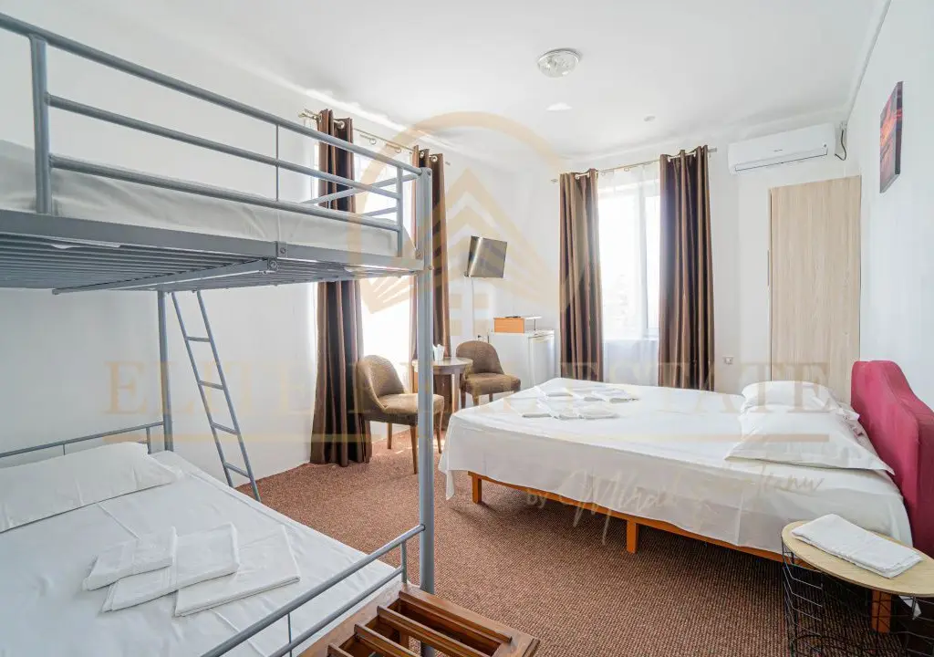 Hotel de vânzare în centrul stațiunii Eforie Sud