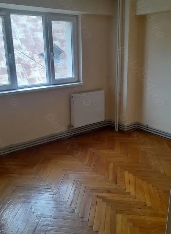 De vanzare ap 4 camere decomandat blv.Dacia