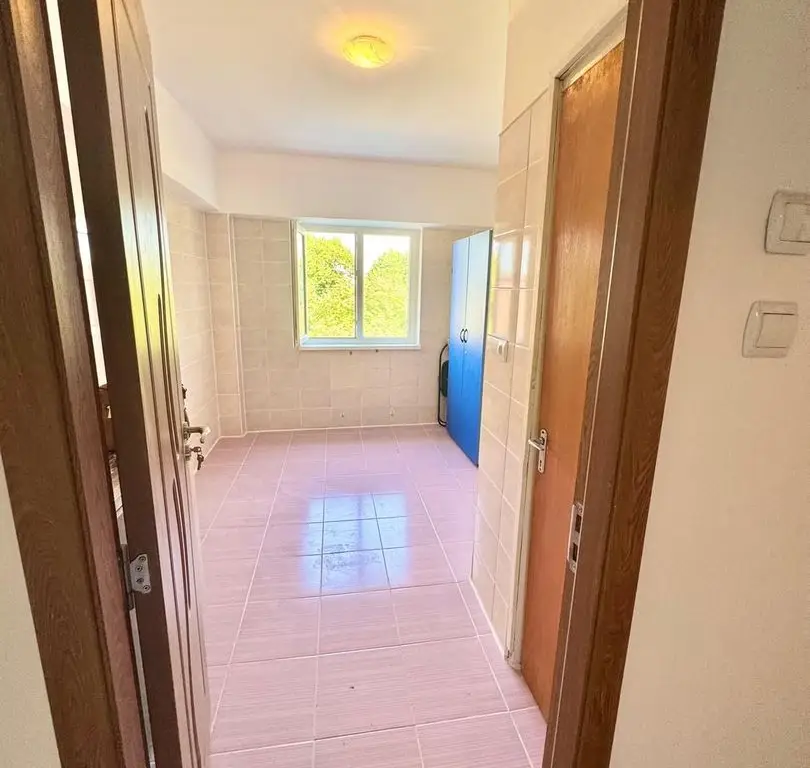 Apartament 2 camere, decomandat – Zona Centrală, bloc Lumina