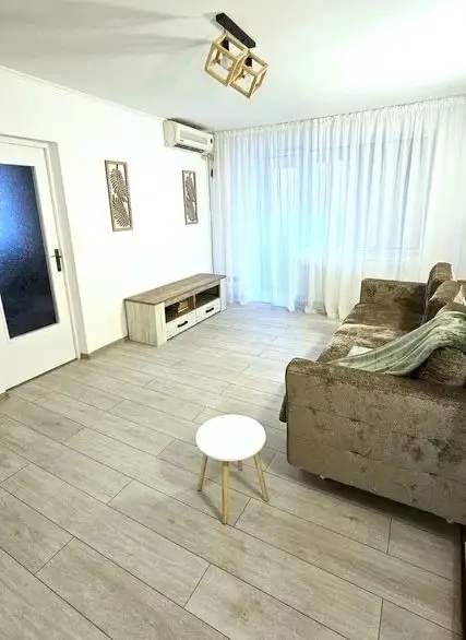 Închiriere ap. 2 camere ultracentral, 53 mp, etaj 7, lift