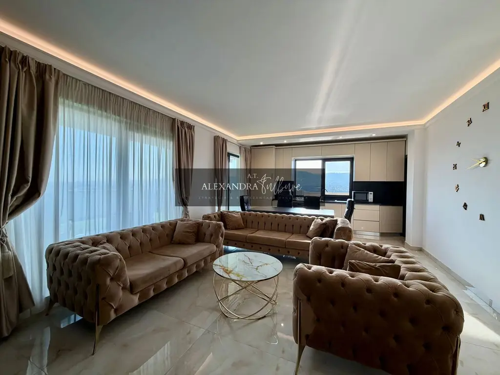 Penthouse de vanzare | 3 camere | 2 bai | 76mp | terasa 76mp | garaj