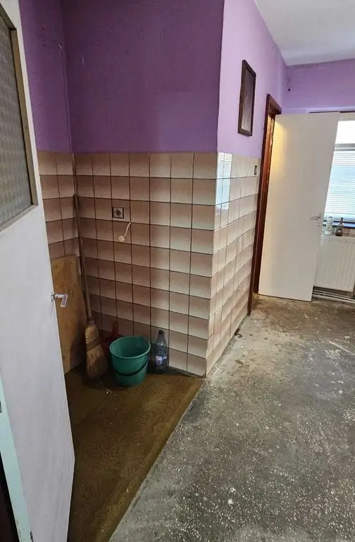 BRASADAS vinde ap 2 cam Carpati2 etaj 4/4.
