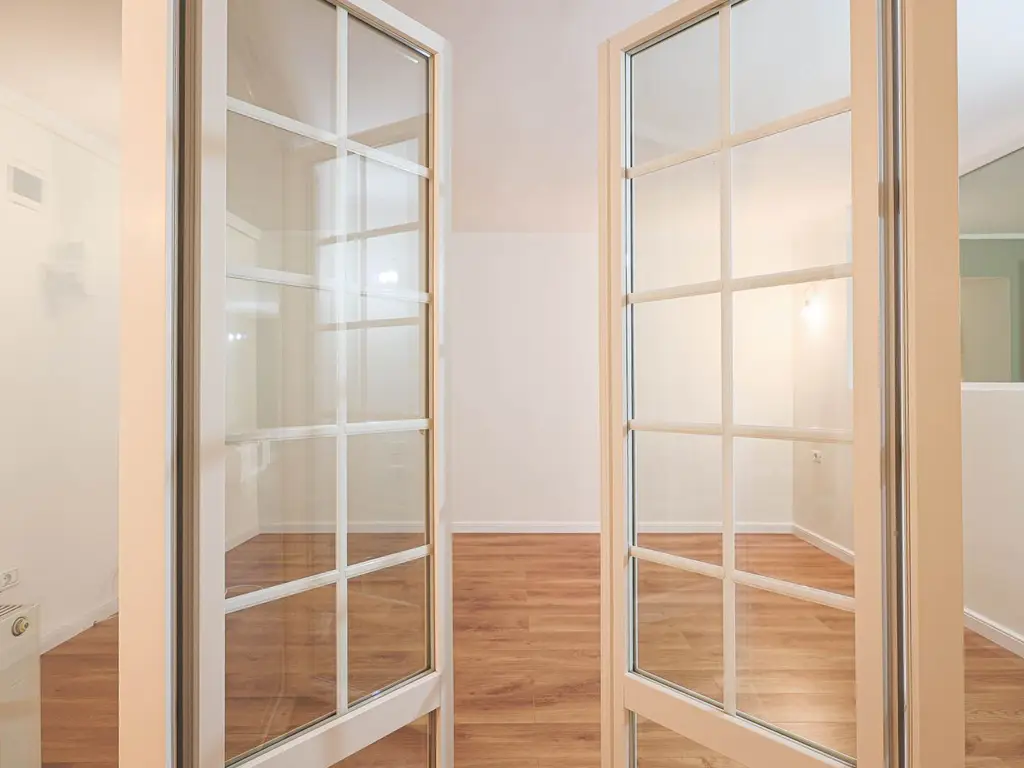 Apartament 95 mp pe Iuliu Maniu la casă, curte proprie inchisa