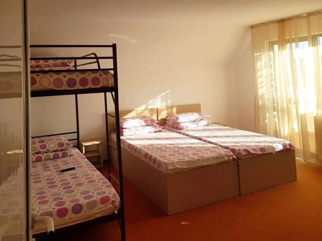 Hotel cu arhitectură montană deosebită poziționare premium Sâmbătă de Sus