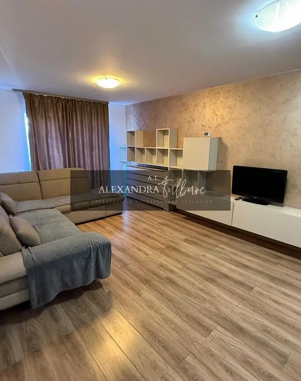 Apartament 2 camere decomandate, balcon, etaj intermediar, parcare