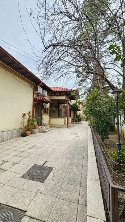 Casa individuala (singur in curte), zona centrala