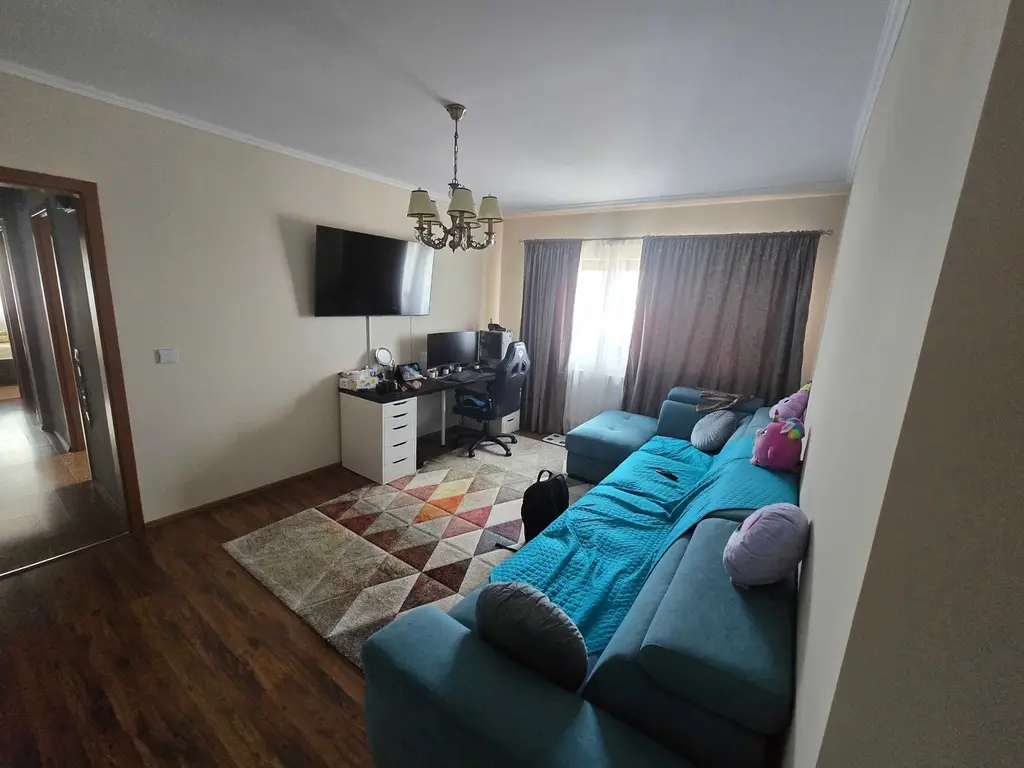 BRASADAS vinde ap 4 cam etaj 10/10 in Centru Nou.