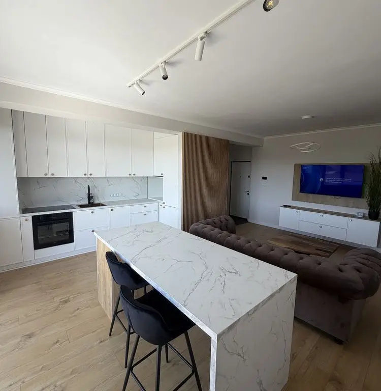 BRASADAS vinde ap Modern 2 cam 65 mp Bloc Nou Semicentral.