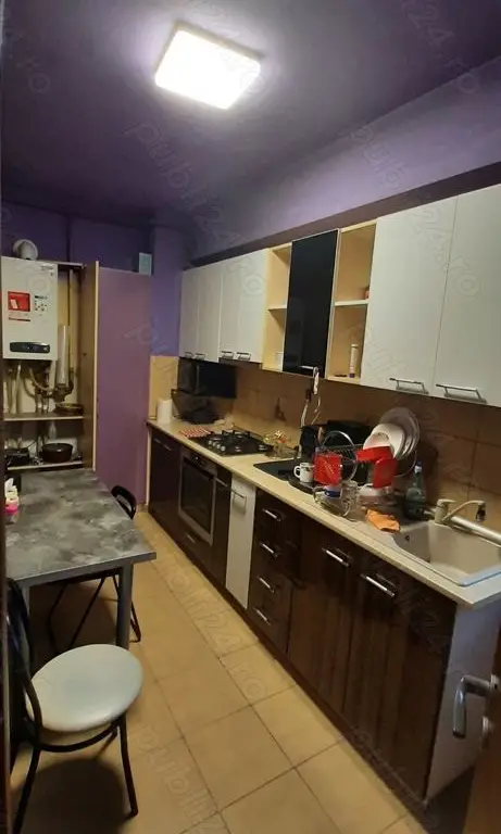 inchiriez apartament 3 camere ,loc parcare