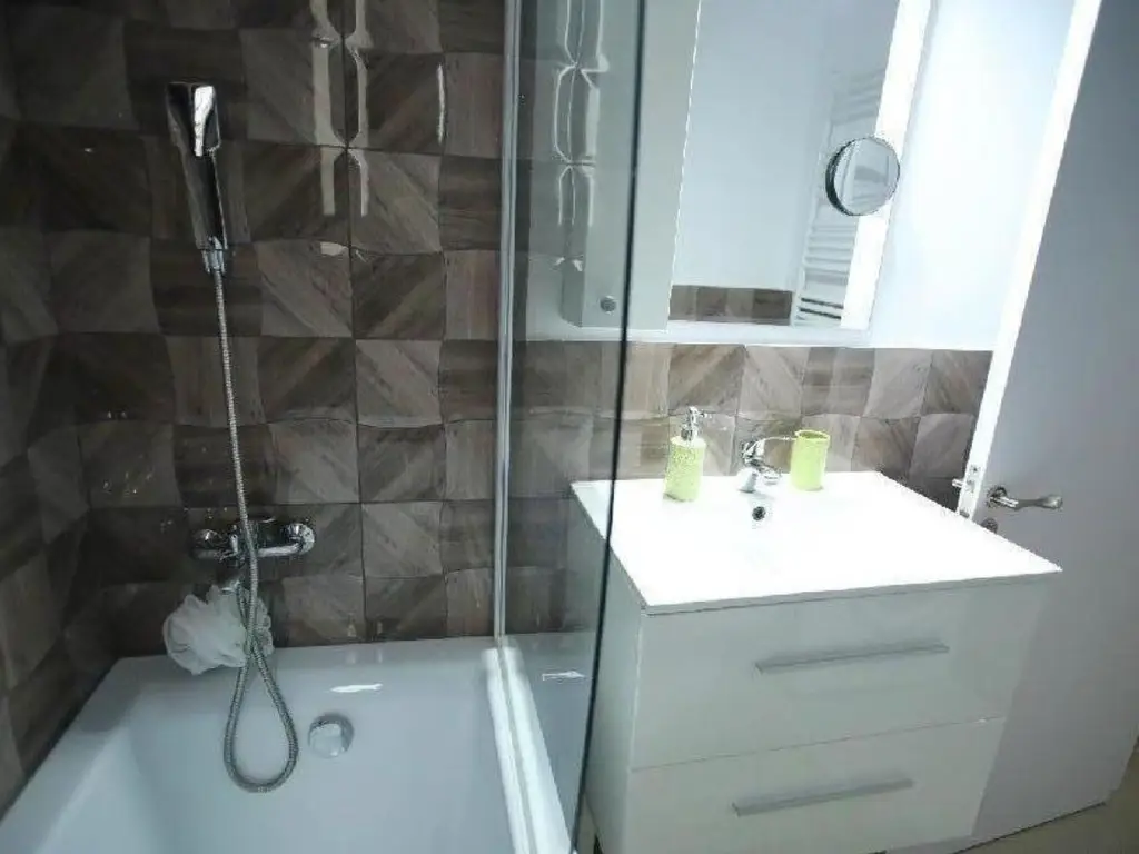 Apartament 2 cam. 45 mp utili et. 4/5 An 2017 Mamaia nord aproape de plaja