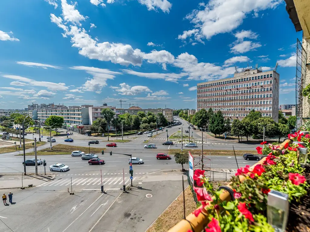 Apartament cu 4 camere decomandat cu vedere panoramica