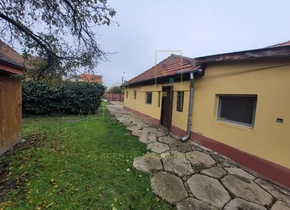 Casa in Ronat compartimentata in 2 apartamente cu intrari separate