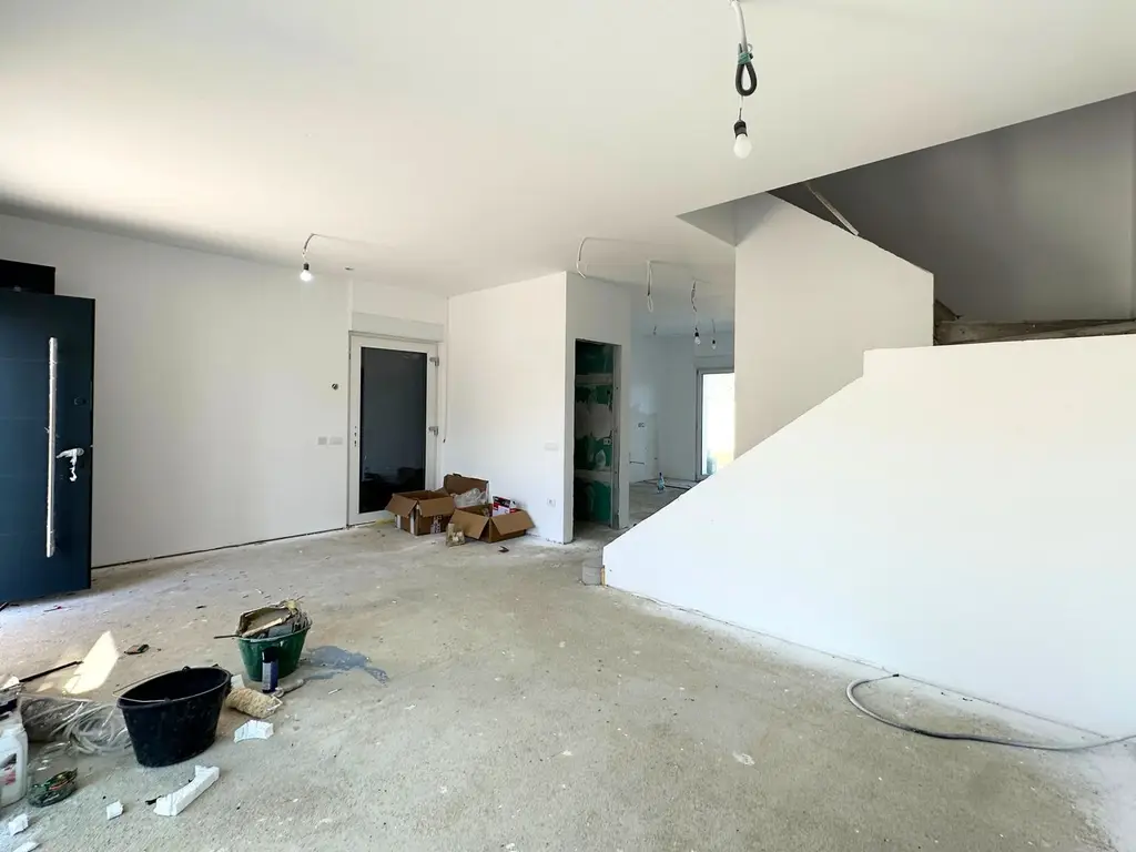 Casă smart de vânzare 4 camere Tehnologie premium Eficiență energetică ridicată