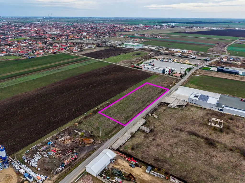 Teren cu acces DN7 și A1, ideal pentru dezvoltări industriale