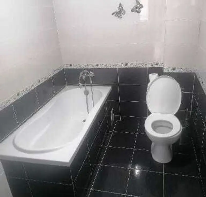 Vand apartament cu 2 camere, zona compozitori