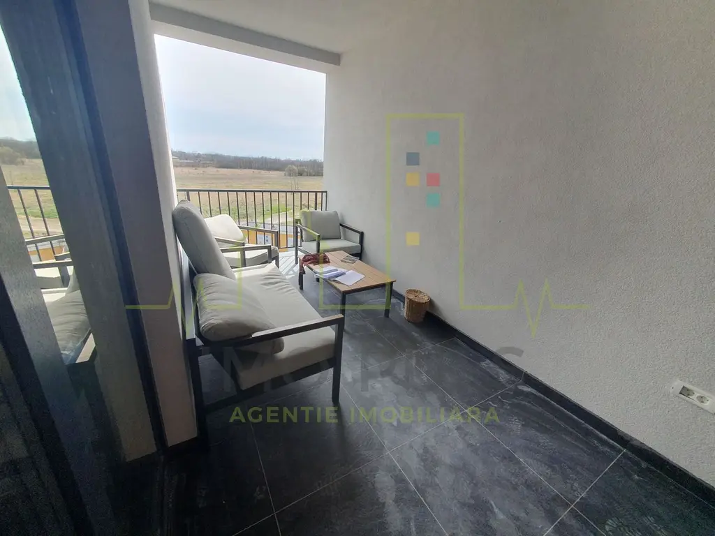 Etaj 1. Balcon mare. Bucatarie cu posibilitate de inchidere.
