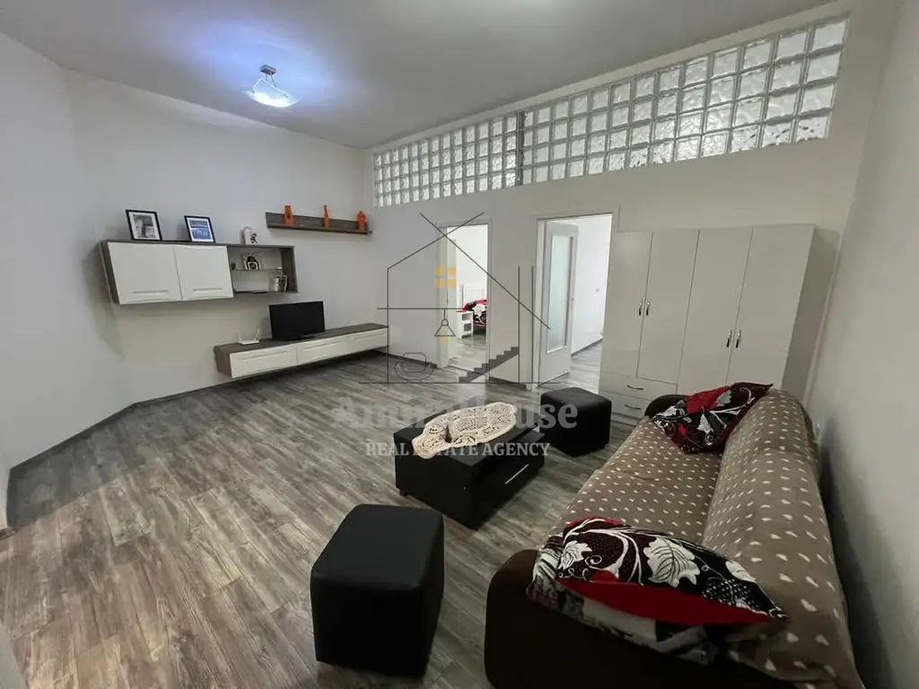Apartament 3 camere, finisat, 75 mp si pod mansardabil, Bulevardul Eroilor