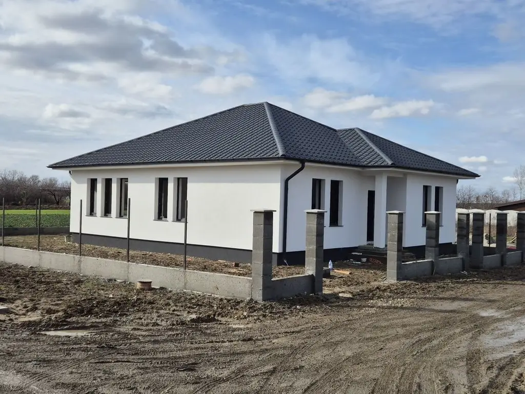 BRASADAS vinde casa 2025 cu 3 dormitoare zona Dara.