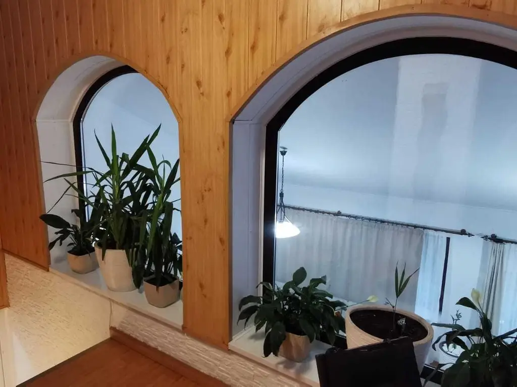 Duplex-apartament 3 camere 90,5mp utili, in vila P+1+M cu curte 639 mp