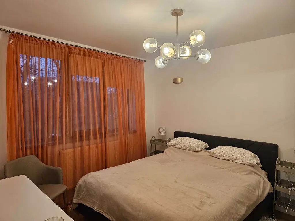 Vanzare - apartament 3 camere mobilat, etaj 2, Tiglina 1, 85.000 euro