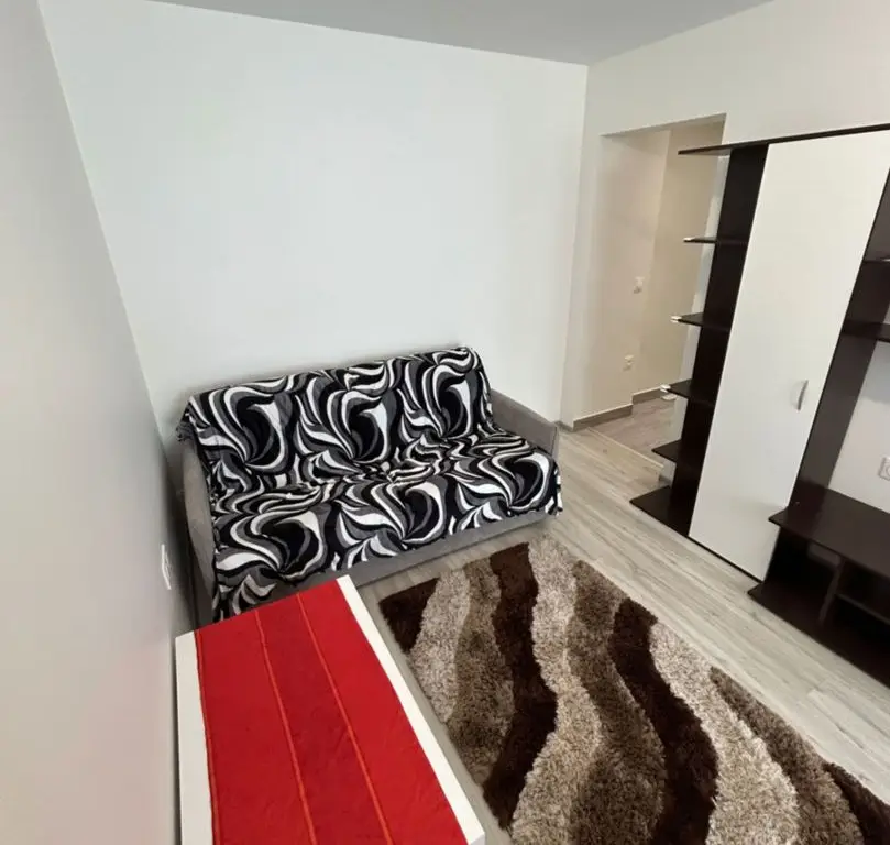 Apartament modern cu 3 camere luminos, disponibil pentru închiriere