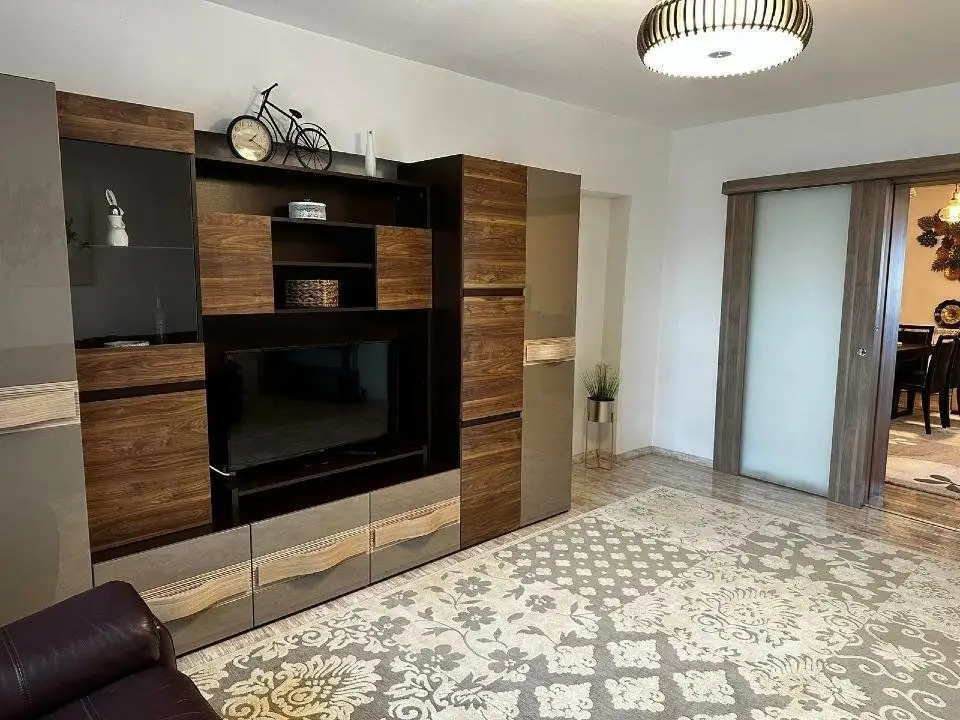 Proprietar: ap 4 cam, 110mp, Bdul Unirii 55, pozitie excelenta
