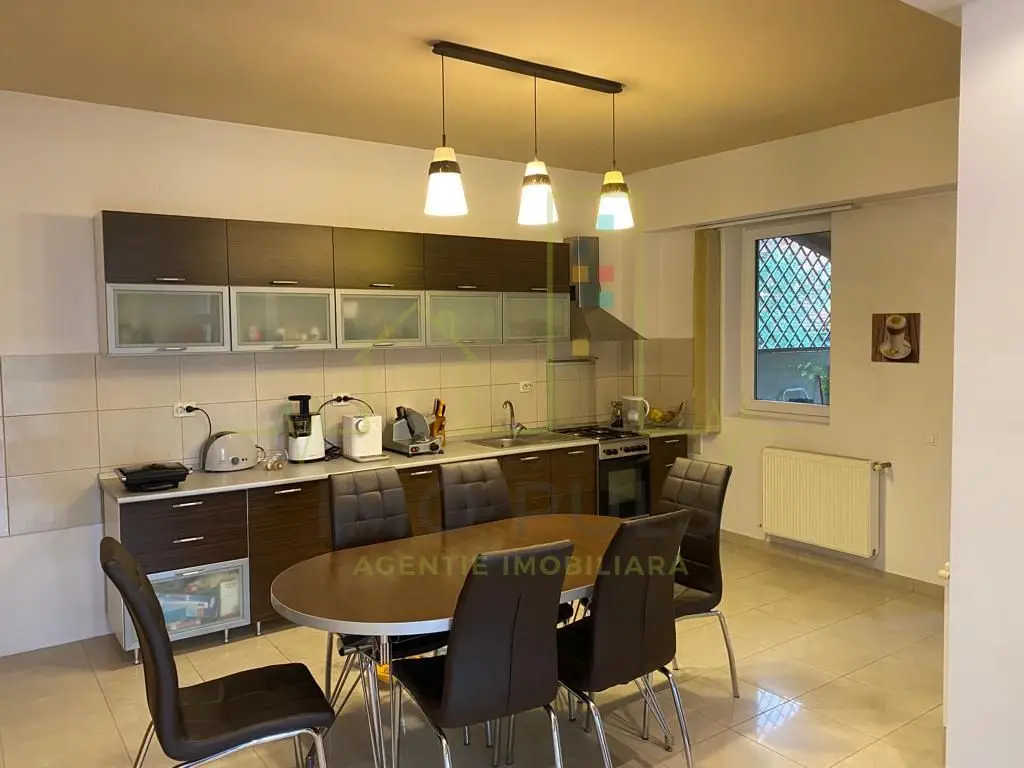 Casa individuala in Ronat, design modern, finisaje calitative.