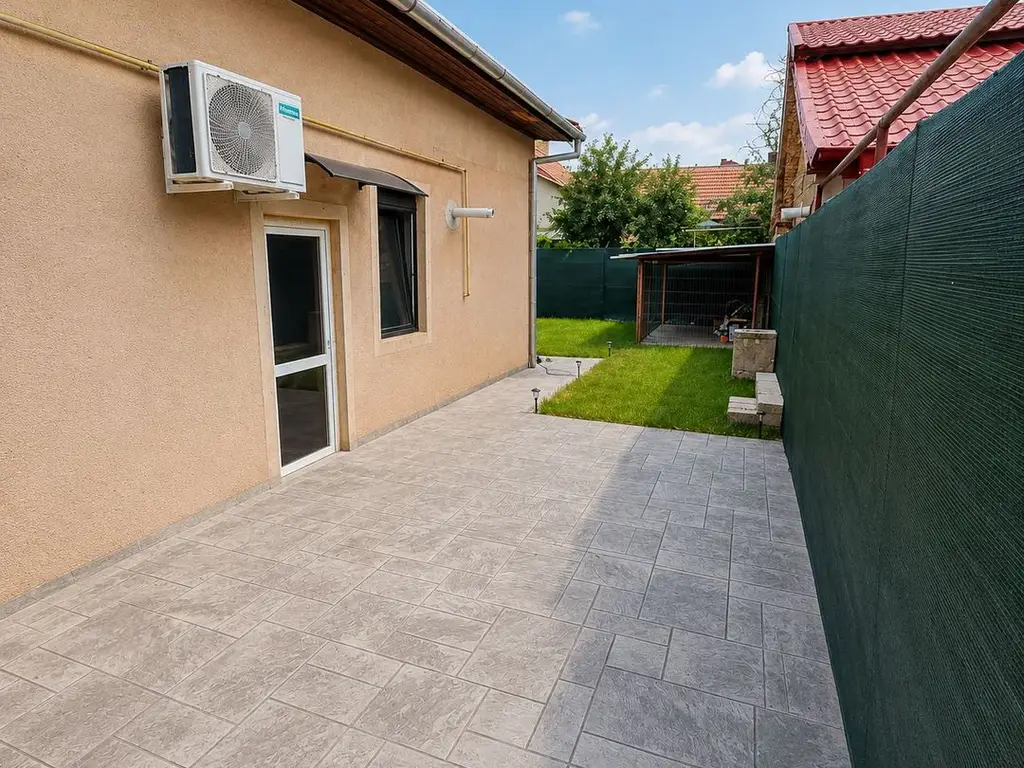 Casă individuală cu 3 camere și curte proprie, în Ronat – Timișoara