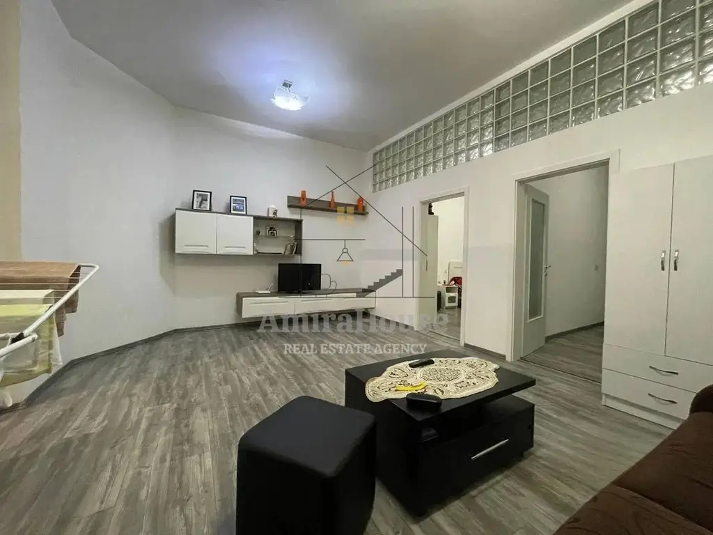 Apartament 3 camere, finisat, 75 mp si pod mansardabil, Bulevardul Eroilor
