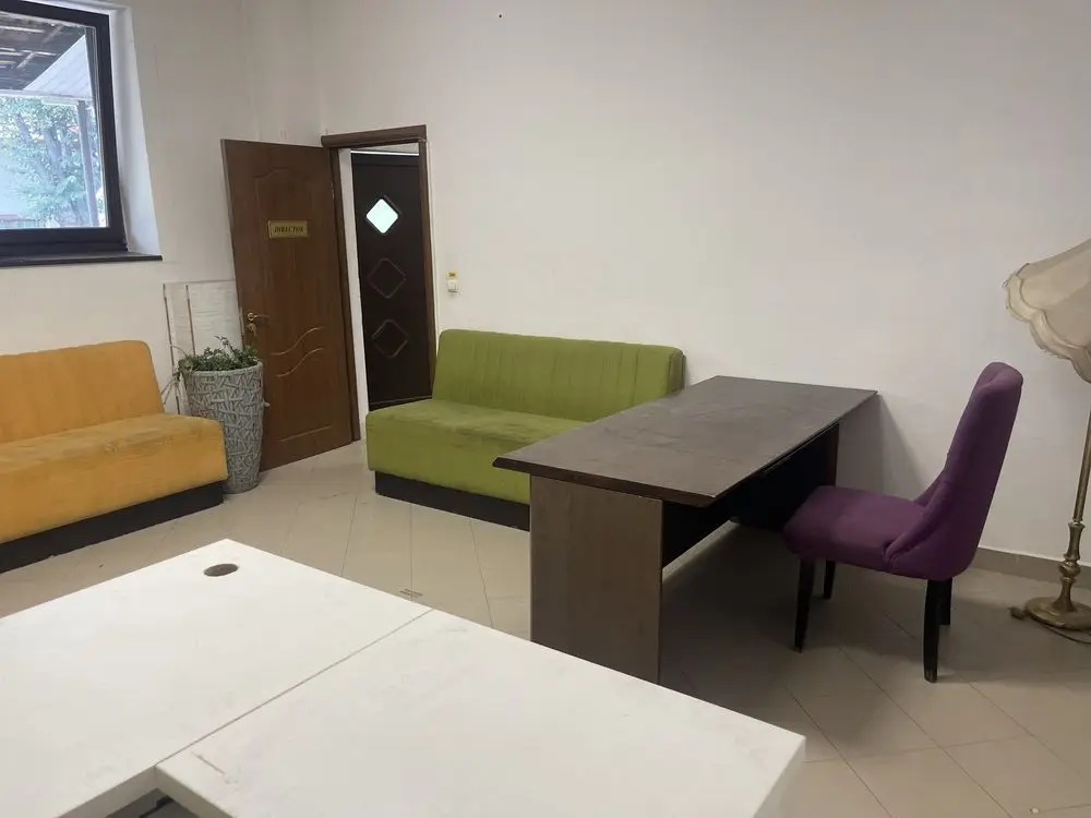 BRASADAS vinde ap Titulescu 100 mp + curte privată birou