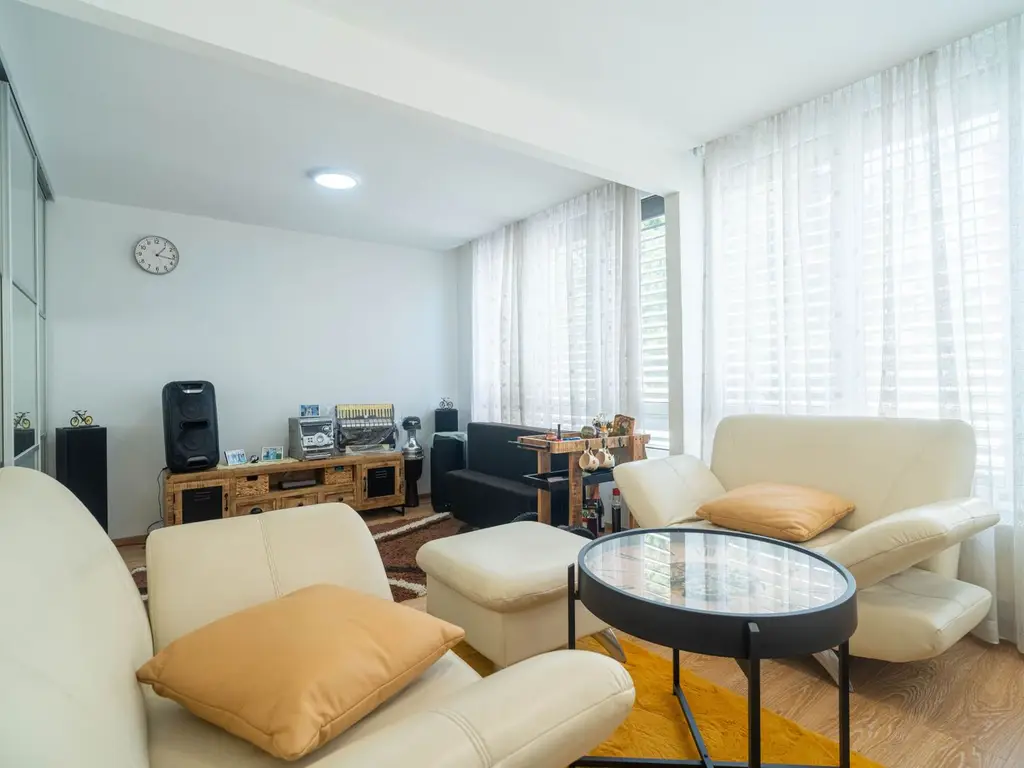 Apartament 2 camere cu lift și cheltuieli mici