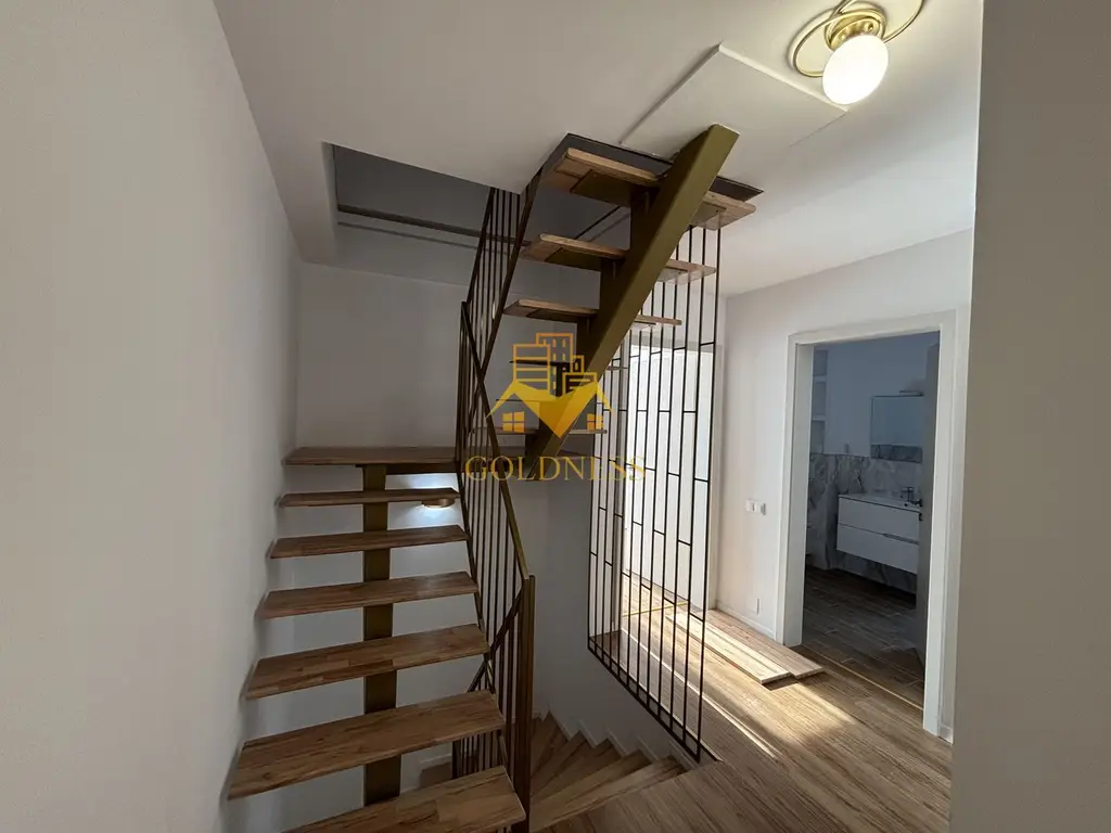 Duplex lux, de închiriat, 5 camere, parcare, curte, terasă,220mp teren